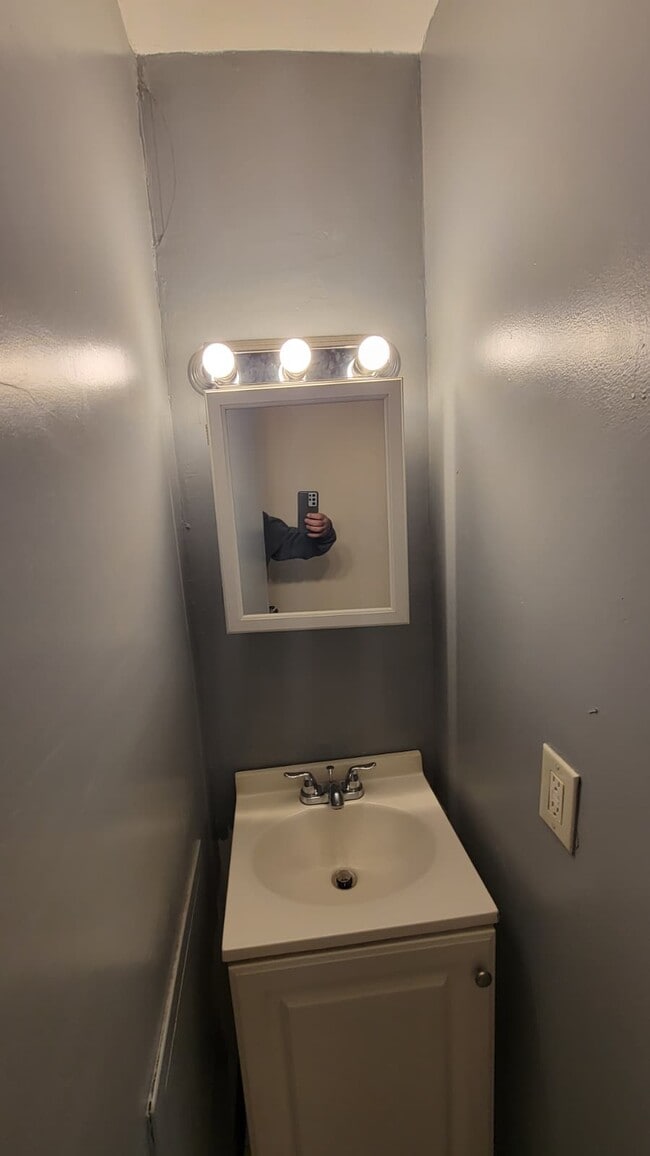 Building Photo - 753-755 N Washington St