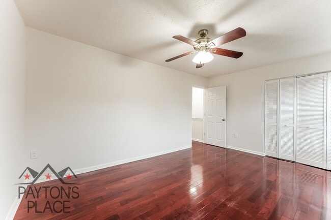 Building Photo - Spacious Oxon Hill Townhome with Parking F...