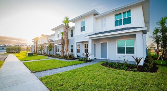 Building Photo - 10241 SW Newberry Ave