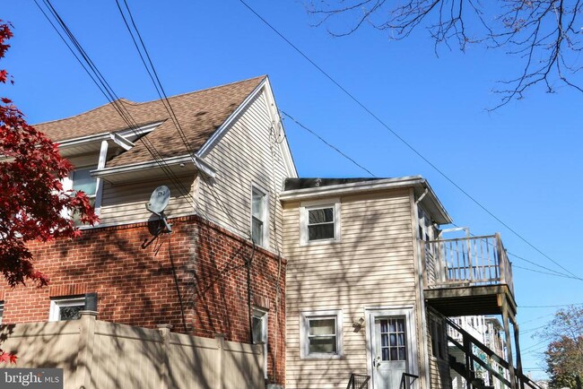 Building Photo - 2004 Trenton Ave