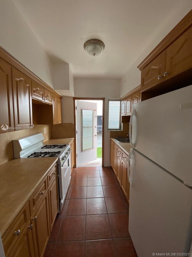 Building Photo - 7921 East Dr