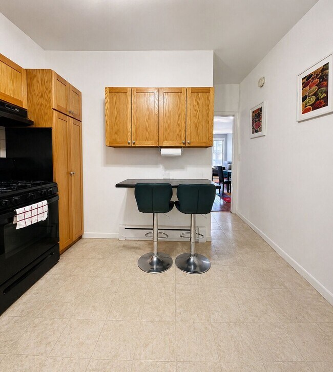 Building Photo - 5709 W Dakin St