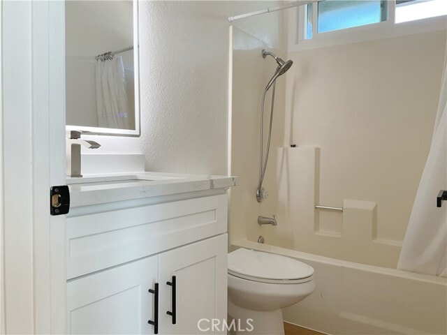 Building Photo - 5380 Dunlop Dr