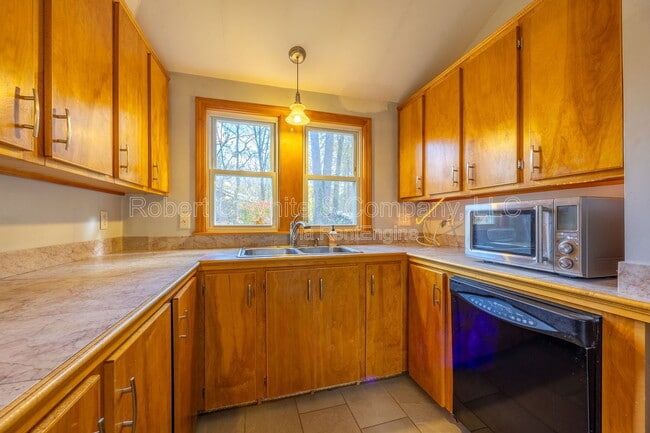 Building Photo - 70 Snipsic Lake Rd