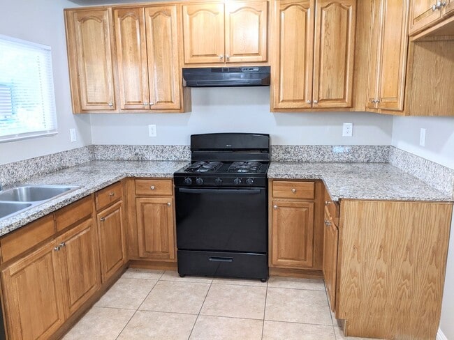 Building Photo - 156 E Marshall Blvd