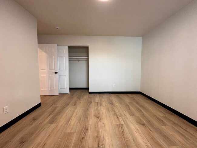 Building Photo - 507-509 Rustic Ridge Drive