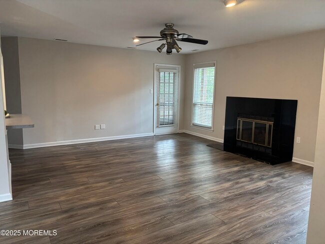 Building Photo - 481 Hawthorne Pl