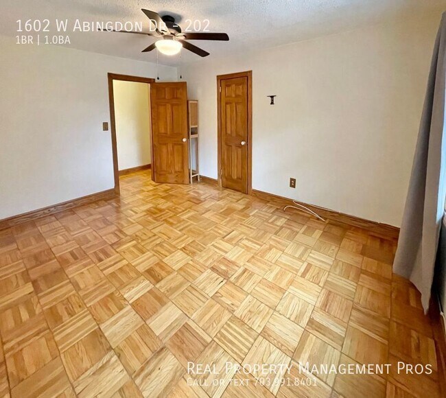 Building Photo - 1602 W Abingdon Dr