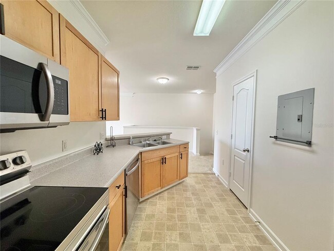 Building Photo - 8801 Villa View Cir