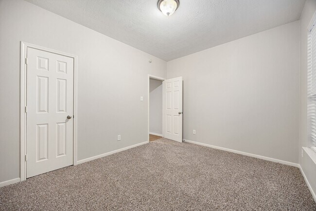 Building Photo - 25202 Florina Ranch Dr