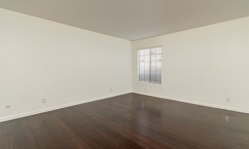 Building Photo - 231 Bethany Rd