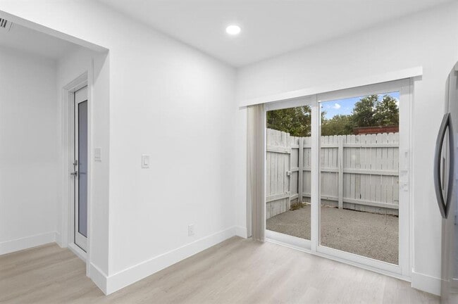 Building Photo - 6993 NW 29th Way