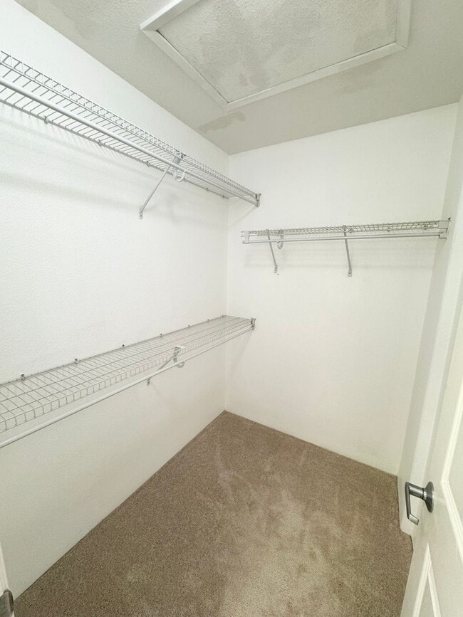 Building Photo - Rarely available 3/2.5 townhome in Kapolei!