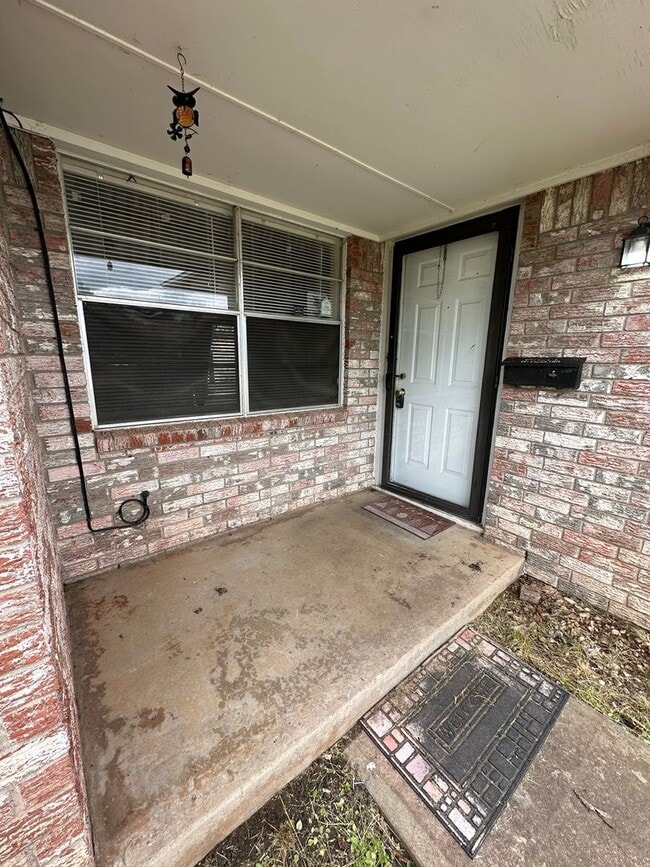 Building Photo - 4720 Spiva Dr