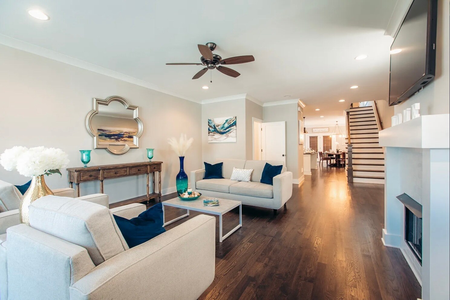 Building Photo - 2423 Elliott Ave