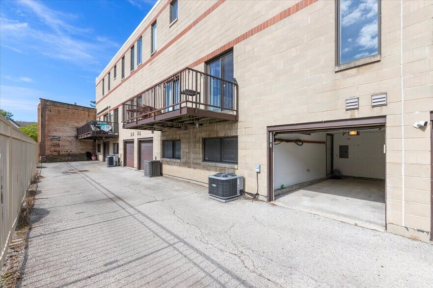 Building Photo - 1151 W Eddy St