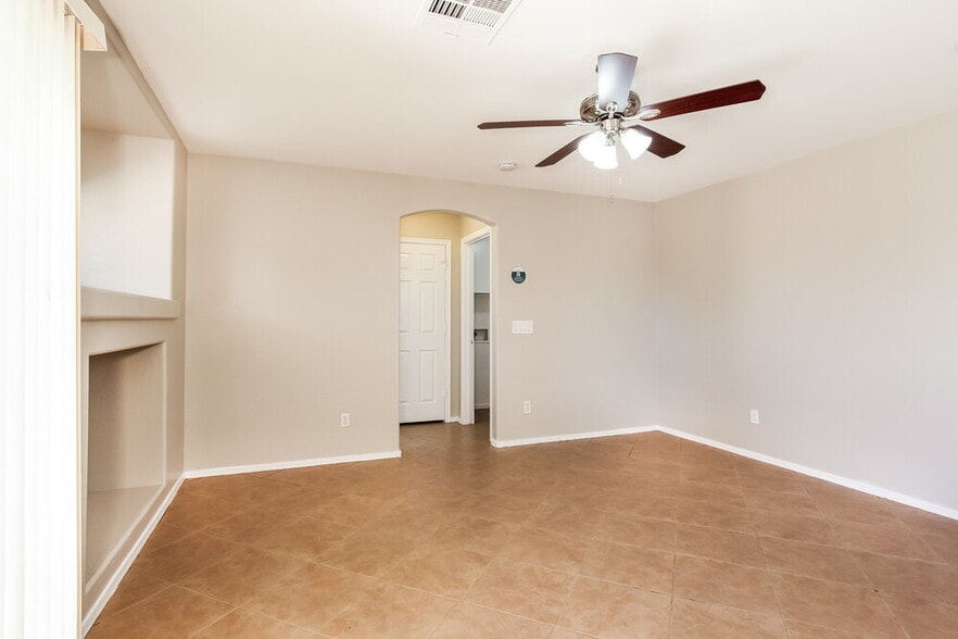 Building Photo - 7640 W Marlette Ave