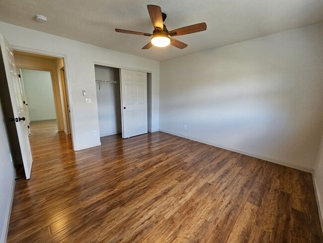Building Photo - Super Beautiful Englewood 3 Bedroom Home A...