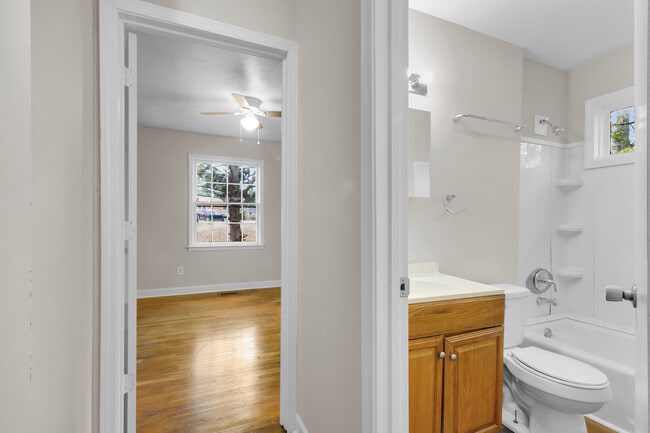 Building Photo - 1508 Beaufort St