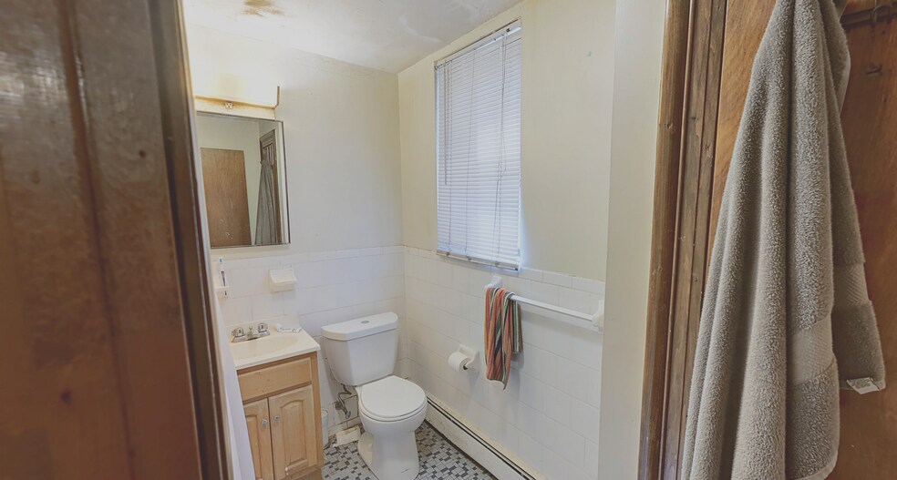 Building Photo - 52 Queensberry St