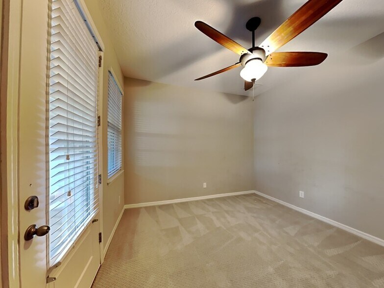 Building Photo - 56 Boardwalk Ave