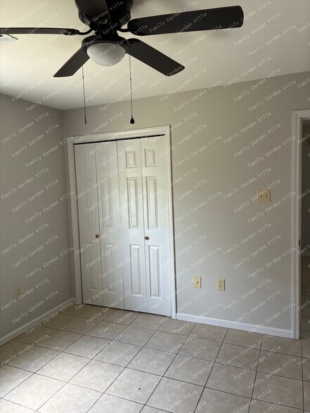 Building Photo - 338 Gloria St