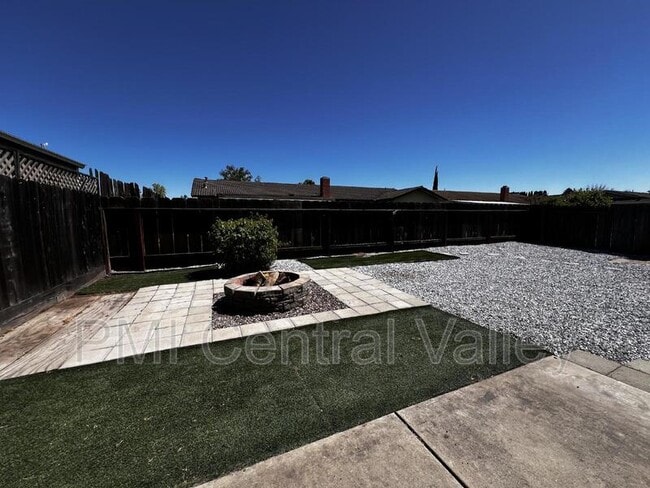 Building Photo - 3492 Gerald Ct