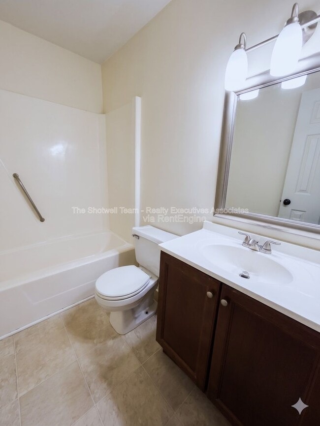 Building Photo - 479 Bramblewood Ln