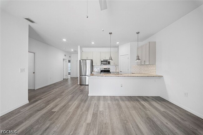 Building Photo - 4716 29th St SW