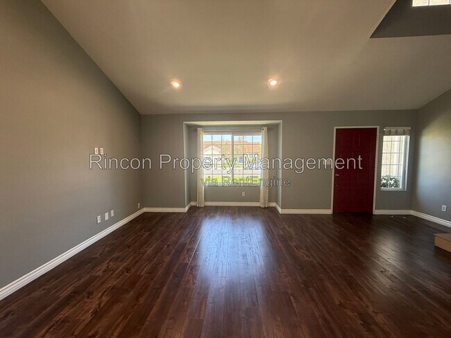 Building Photo - 13106 Knotty Pine St