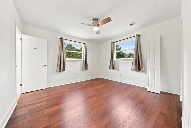 Building Photo - 4029 6th St Dr NW