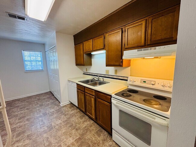 Building Photo - 108 Chowning Pl