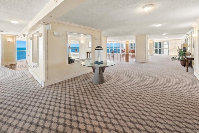 Building Photo - 600 Grapetree Dr