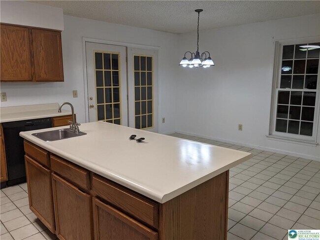 Building Photo - 1825 Falcon Dr