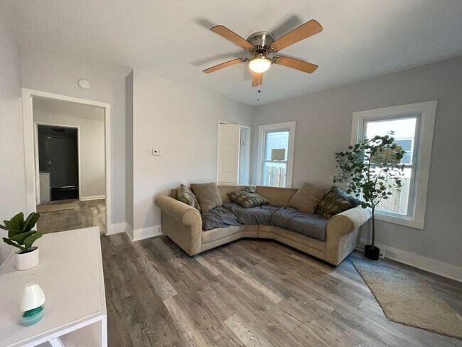 Building Photo - Gorgeous 4 Bedroom Home FOR RENT in Millville $1500
