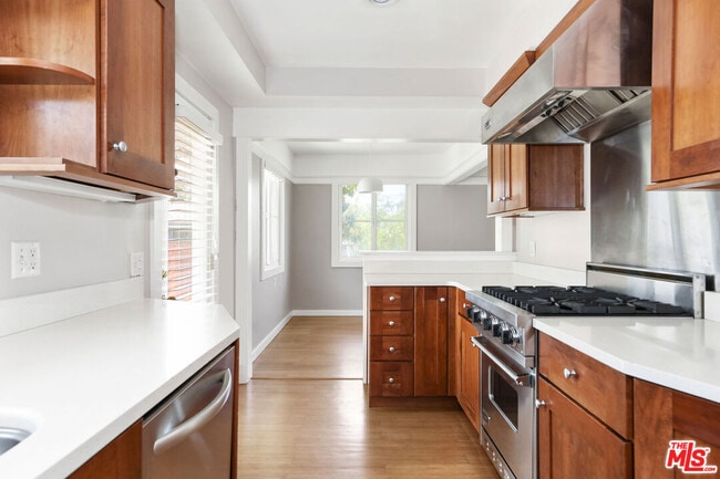 Building Photo - 150 Anita Dr