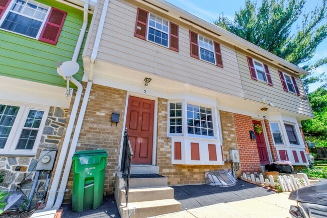 Primary Photo - Move in ready 3 bedroom 2.5 Bath in Gaithe...