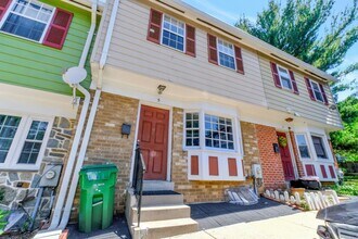 Building Photo - Move in ready 3 bedroom 2.5 Bath in Gaithe...