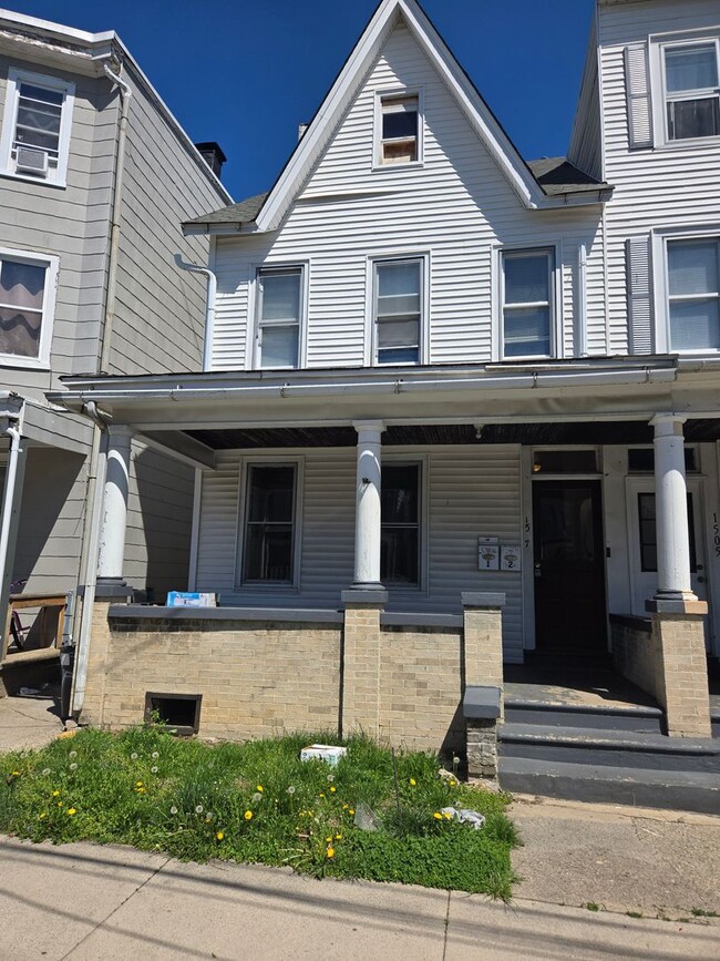 Building Photo - 1507 Washington St