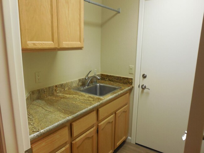 Building Photo - Beautifully Updated 3-Bedroom Home in Sun Lakes - Long-Term Rental