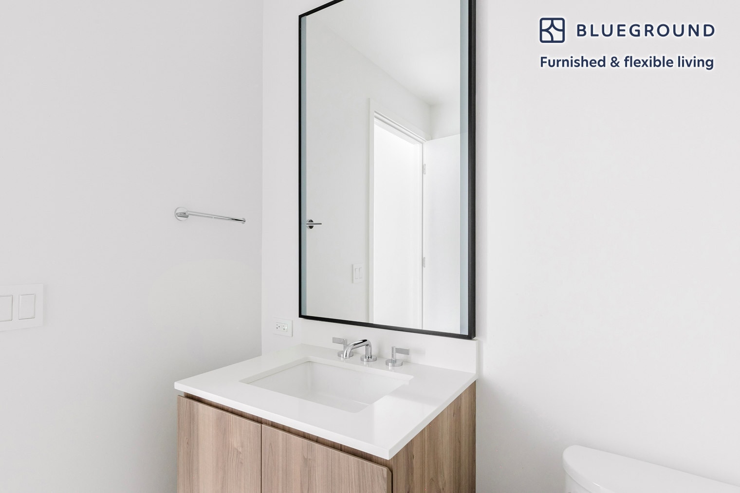 Building Photo - 1000 S Michigan Ave