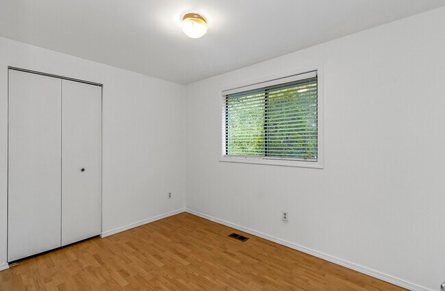 Building Photo - 22606 23rd Pl W