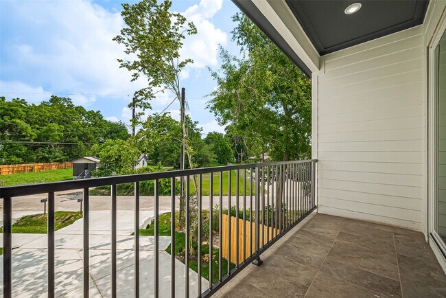 Building Photo - 6021 Maybell St