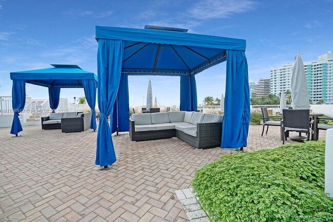 Building Photo - 5401 Collins Ave