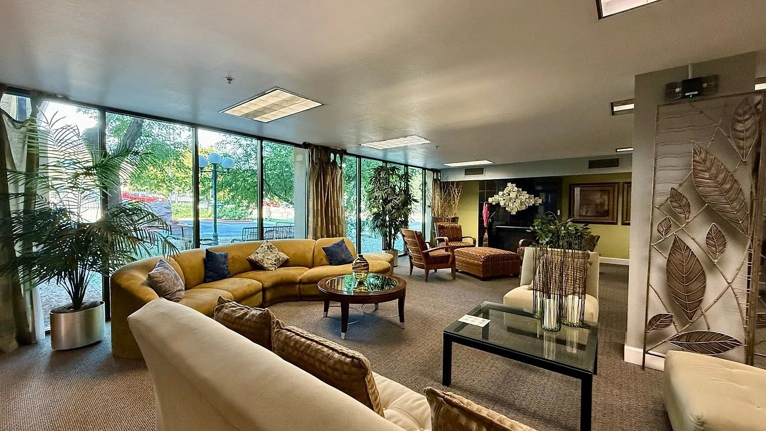 Building Photo - 417 E Kiowa