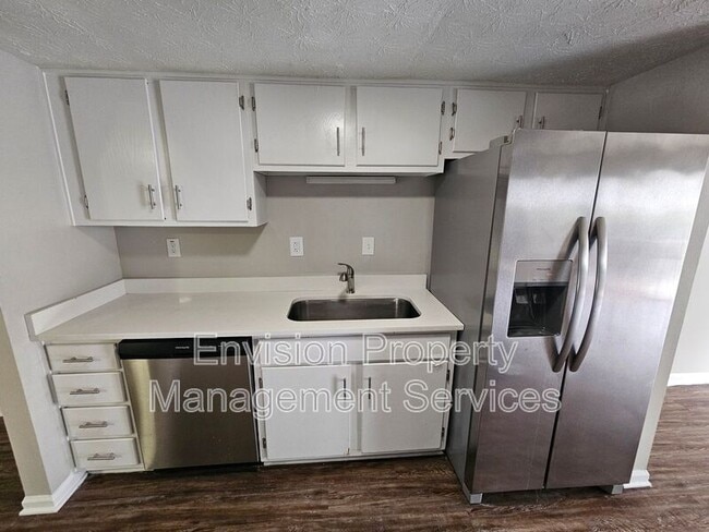 Building Photo - 2638 Fieldstone View Ln SE