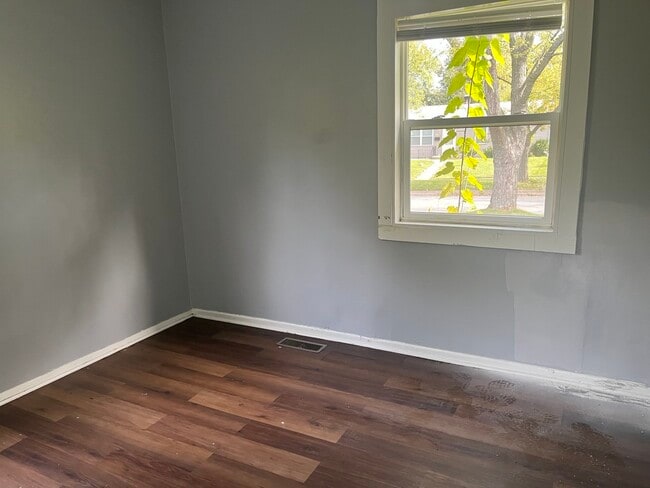 Building Photo - 22146 Yates Ave