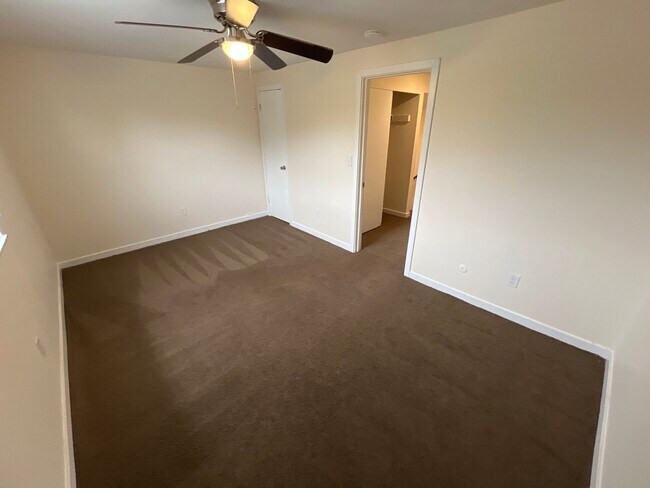 Building Photo - 1001-1007 Brown Road