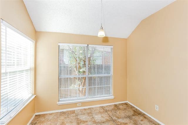 Building Photo - 2720 Clovermeadow Dr