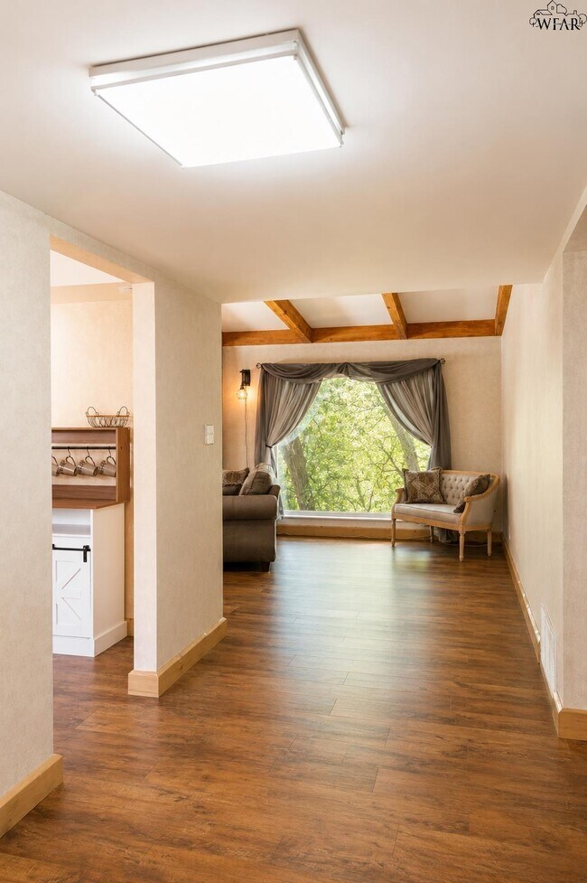 Building Photo - 4 Rockcliff Cir